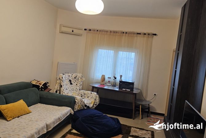 Shtepi me qera 1+1 ne Tirane - 450 Euro