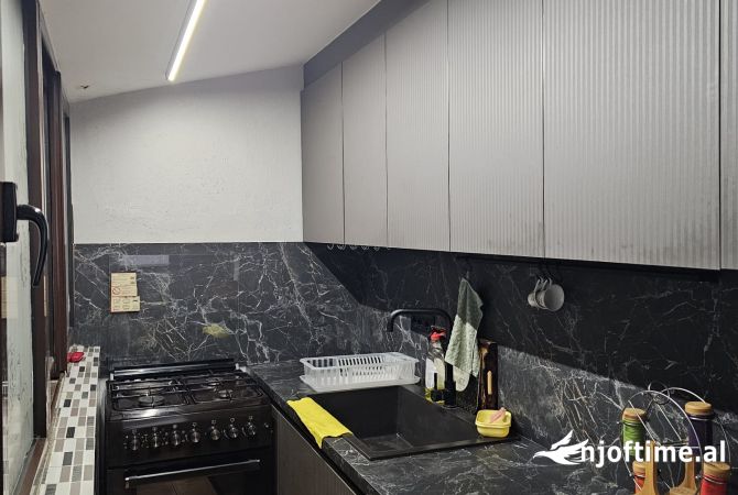 Shtepi me qera Apartament ne Tirane, 1+1, Mobilimi E mobiluar, Pagesa 450  Euro.