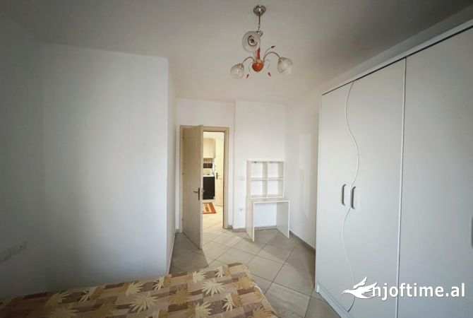 Shtepi ne shitje Apartament ne Tirane, 1+1, Mobilimi E mobiluar, Pagesa 87,000  Euro.