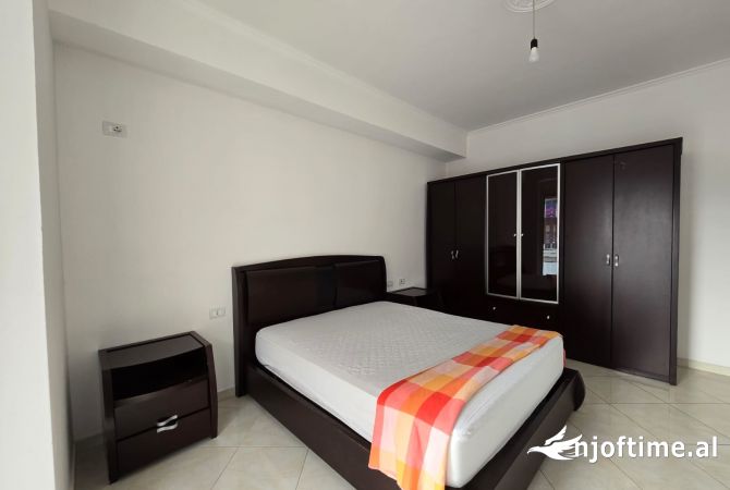 Shtepi me qera Apartament ne Tirane, 2+1, Mobilimi E mobiluar, Pagesa 450  Euro.