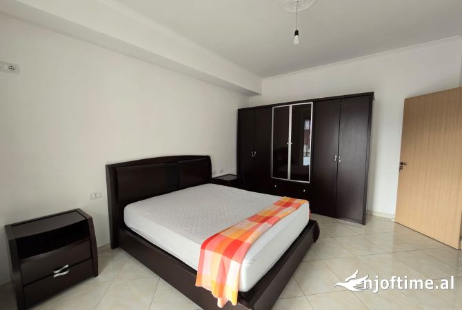 Shtepi me qera 2+1 ne Tirane - 450 Euro