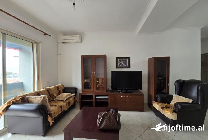 Shtepi me qera 2+1 ne Tirane - 450 Euro