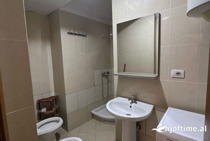 Shtepi me qera Apartament ne Tirane, 1+1, Mobilimi E mobiluar, Pagesa 37,000  Leke.