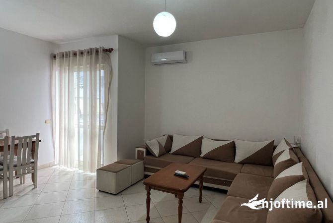 Shtepi me qera 1+1 ne Tirane - 37,000 Leke