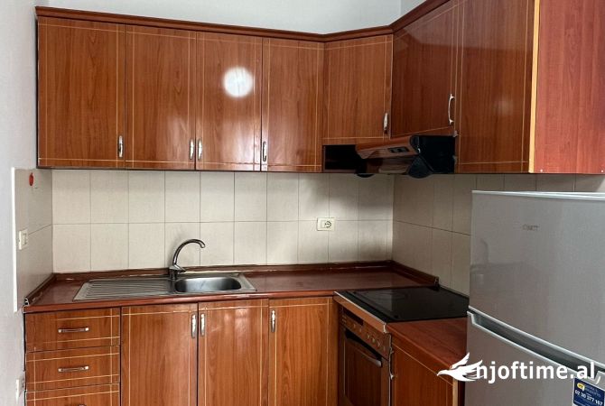 Shtepi me qera 1+1 ne Tirane - 37,000 Leke