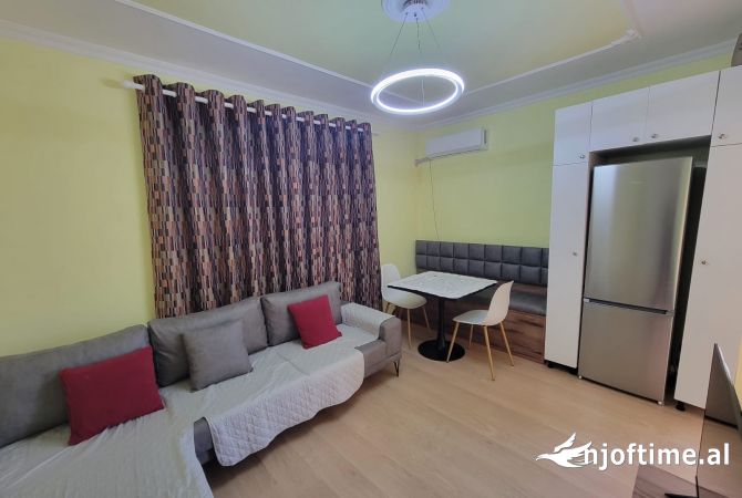 Shtepi me qera Apartament ne Tirane, 1+1, Mobilimi E mobiluar, Pagesa 45,000  Leke.
