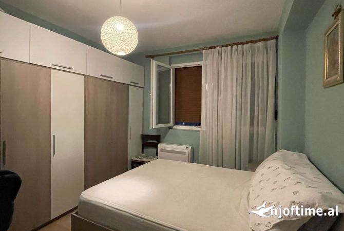 Shtepi ne shitje Apartament ne Tirane, 2+1, Mobilimi E mobiluar, Pagesa 245,000  Euro.