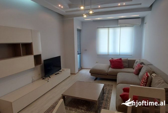 Shtepi me qera 2+1 ne Tirane - 50,000 Leke