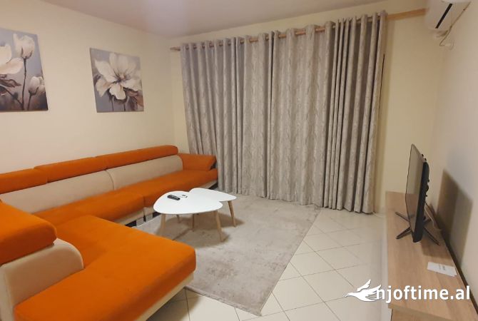 Shtepi me qera 2+1 ne Tirane - 500 Euro