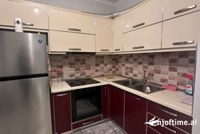 Shtepi me qera 2+1 ne Tirane - 450 Euro