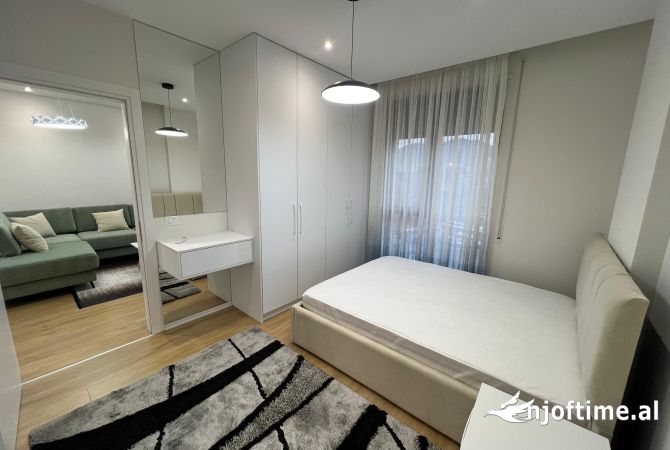 Shtepi me qera Apartament ne Tirane, 2+1, Mobilimi E mobiluar, Pagesa 750  Euro.