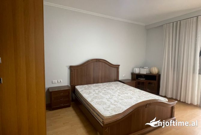 Shtepi me qera Apartament ne Tirane, 2+1, Mobilimi E mobiluar, Pagesa 600  Euro.