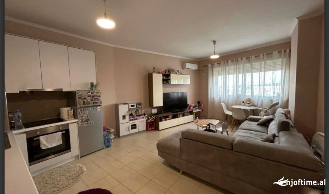 Shtepi me qera Apartament ne Tirane, 1+1, Mobilimi E mobiluar, Pagesa 550  Euro.