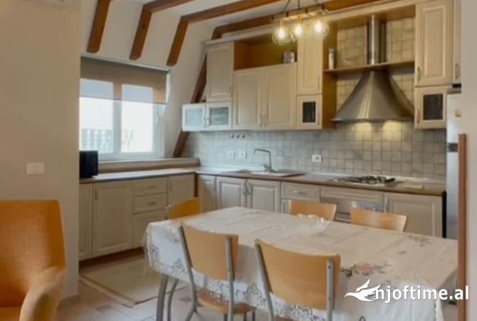Shtepi me qera 2+1 ne Tirane - 700 Euro