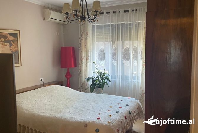 Shtepi me qera Apartament ne Tirane, 2+1, Mobilimi E mobiluar, Pagesa 600  Euro.