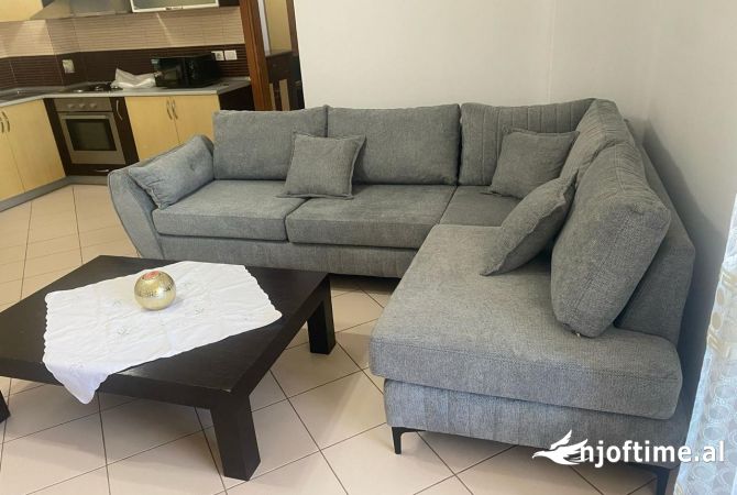 Shtepi me qera Apartament ne Tirane, 1+1, Mobilimi E mobiluar, Pagesa 550  Euro.