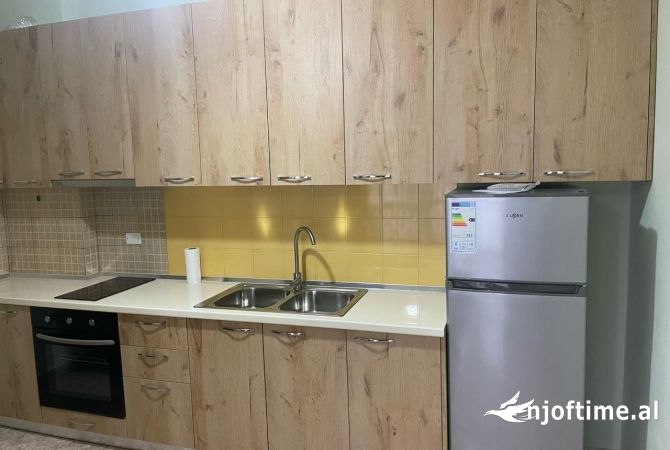 Shtepi me qera 1+1 ne Tirane - 40,000 Leke