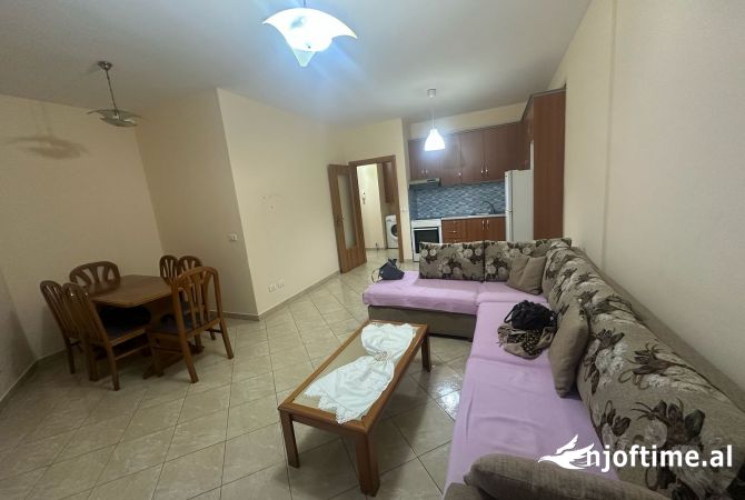 Shtepi me qera Apartament ne Tirane, 1+1, Mobilimi E mobiluar, Pagesa 450  Euro.