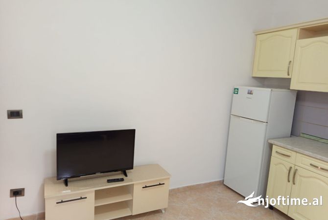 Shtepi me qera 1+1 ne Tirane - 40,000 Leke