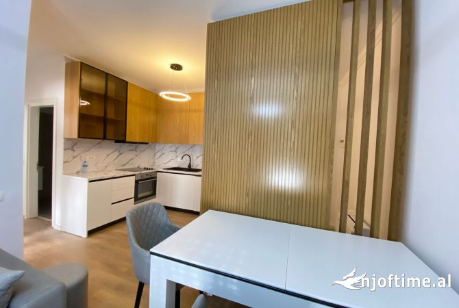 Shtepi me qera Apartament ne Tirane, 2+1, Mobilimi E mobiluar, Pagesa 700  Euro.