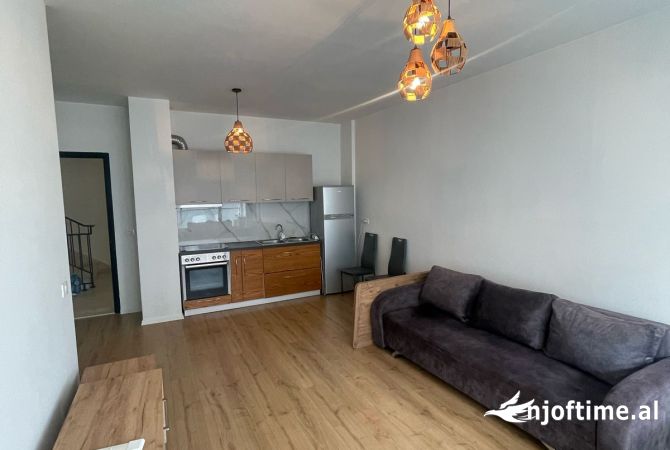 Shtepi me qera 2+1 ne Tirane - 600 Euro