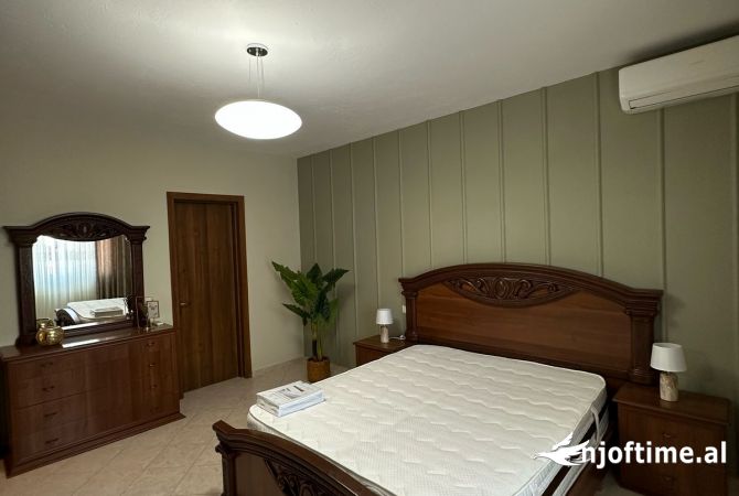 Shtepi me qera 2+1 ne Tirane - 750 Euro