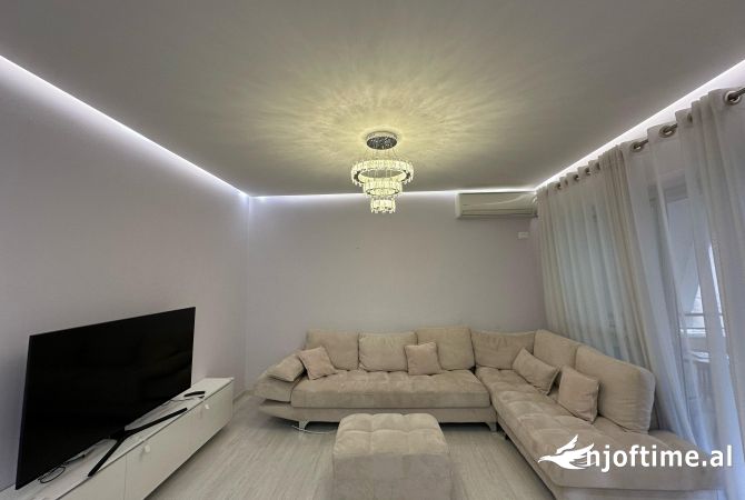 Shtepi me qera 2+1 ne Tirane - 800 Euro