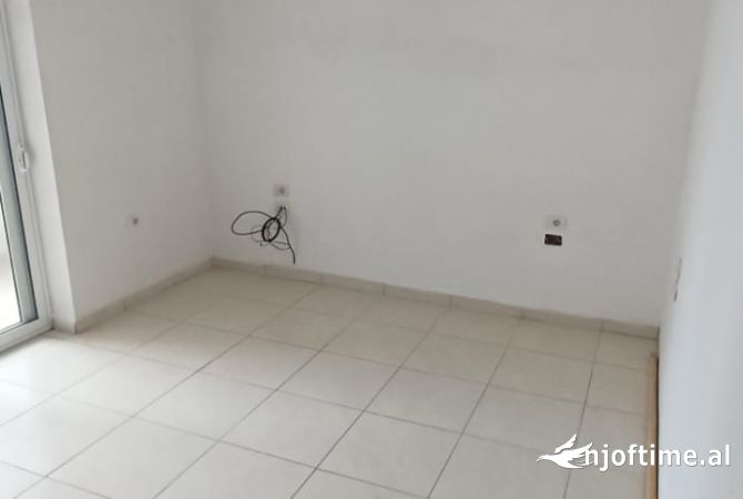 Shtepi me qera 3+1 ne Tirane - 35,000 Leke