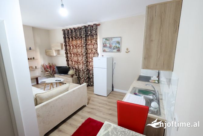 Shtepi me qera 1+1 ne Tirane - 40,000 Leke