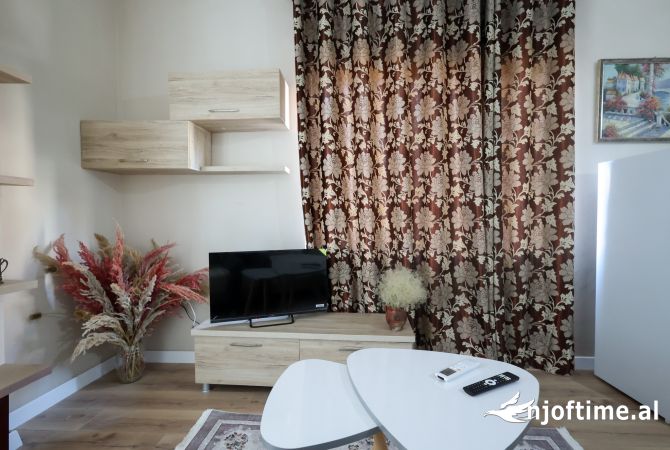 Shtepi me qera Apartament ne Tirane, 1+1, Mobilimi E mobiluar, Pagesa 40,000  Leke.