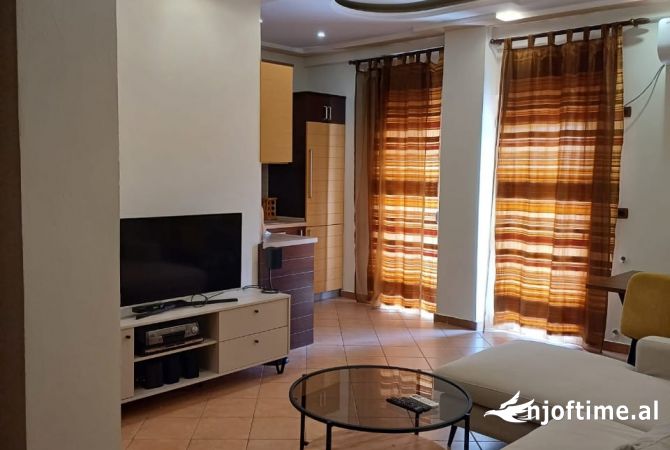 Shtepi me qera 2+1 ne Tirane - 500 Euro