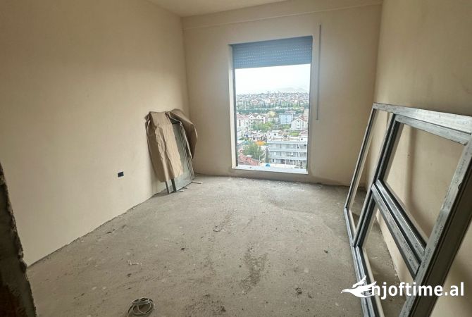 Shtepi ne shitje Apartament ne Tirane, 2+1, Mobilimi Bosh, pa mobiluar, Pagesa 82,943  Euro.