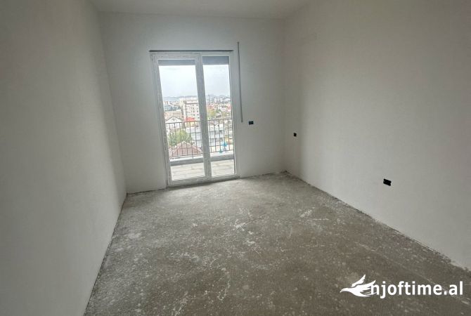 Shtepi ne shitje Apartament ne Tirane, 2+1, Mobilimi E mobiluar, Pagesa 96,305  Euro.