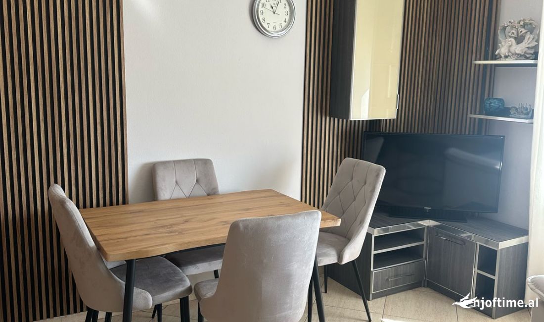 Shtepi me qera Apartament ne Tirane, 2+1, Mobilimi E mobiluar, Pagesa 450  Euro.