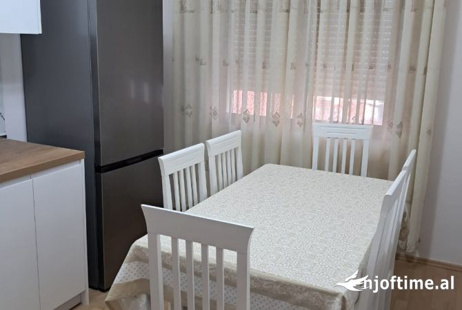 Shtepi me qera 2+1 ne Tirane - 650 Euro