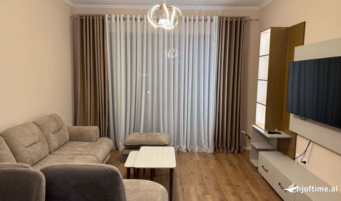 Shtepi me qera Apartament ne Tirane, 2+1, Mobilimi E mobiluar, Pagesa 700  Euro.