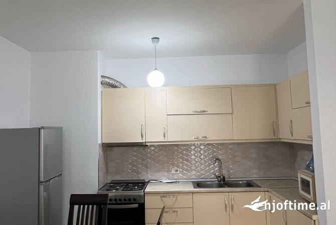 Shtepi me qera 2+1 ne Tirane - 450 Euro