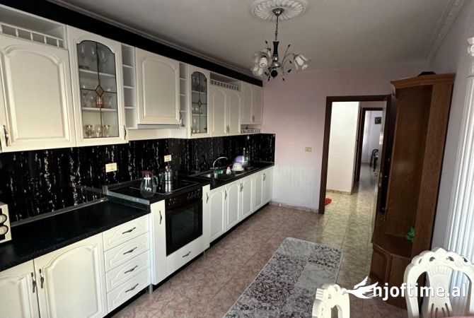 Shtepi me qera 2+1 ne Tirane - 550 Euro