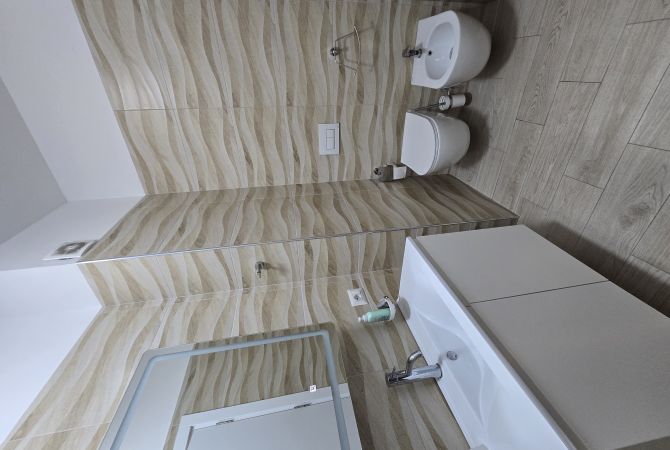 Shtepi me qera Apartament ne Tirane, 2+1, Mobilimi E mobiluar, Pagesa 700  Euro.