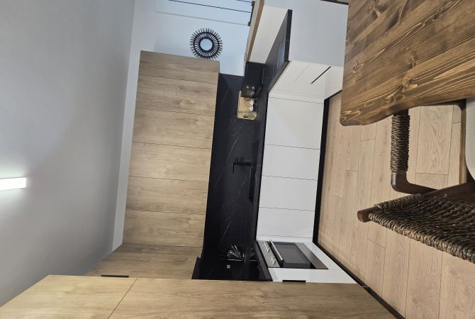 Shtepi me qera Apartament ne Tirane, 2+1, Mobilimi E mobiluar, Pagesa 700  Euro.