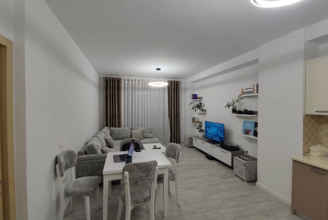Shtepi me qera 2+1 ne Tirane - 550 Euro