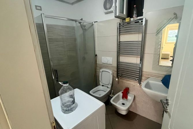 Shtepi me qera Apartament ne Tirane, 2+1, Mobilimi E mobiluar, Pagesa 55,000  Leke.