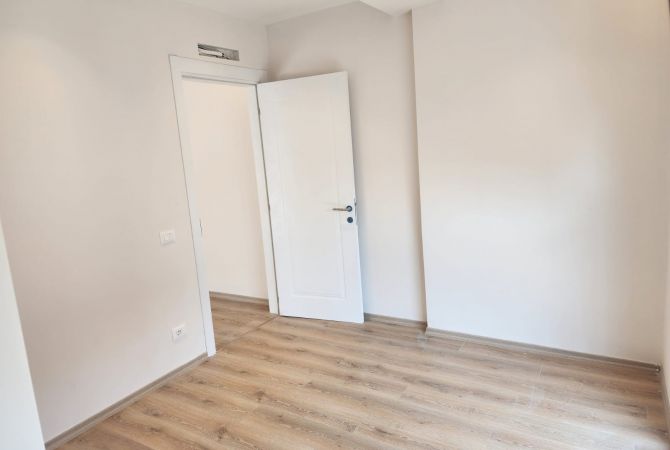 Apartment for rent in Tirana 2+1, Emty