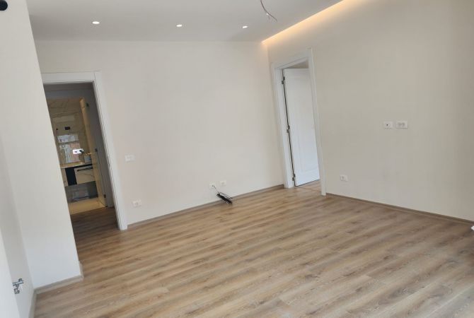 Apartment for rent in Tirana 2+1, Emty