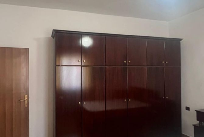 Shtepi me qera 2+1 ne Tirane - 500 Euro
