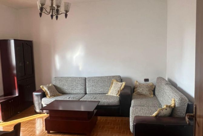 Shtepi me qera 2+1 ne Tirane - 500 Euro