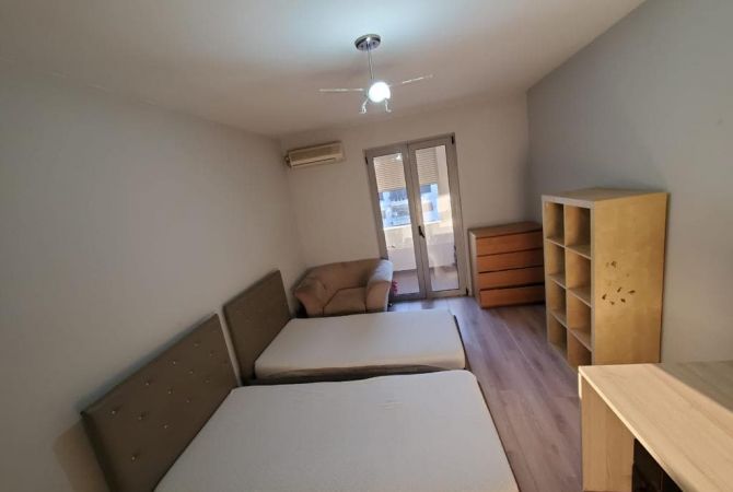 Shtepi me qera Apartament ne Tirane, 2+1, Mobilimi E mobiluar, Pagesa 65,000  Leke.
