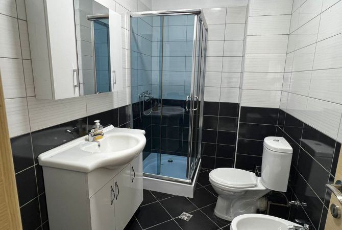 Shtepi me qera Apartament ne Tirane, 2+1, Mobilimi E mobiluar, Pagesa 550  Euro.