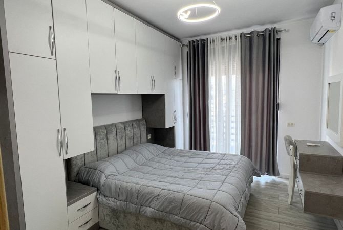 Shtepi me qera Apartament ne Tirane, 2+1, Mobilimi E mobiluar, Pagesa 550  Euro.