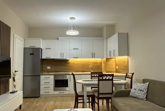 Shtepi me qera 2+1 ne Tirane - 650 Euro